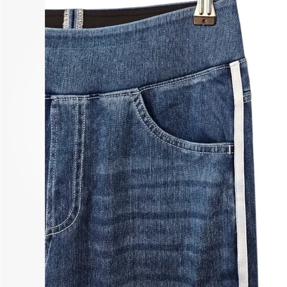 HALARA Blue Wide-Leg Jeans with White Accent - Picture 5 of 9